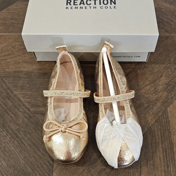 Kenneth Cole Reaction Baby Girl's Dress Shoes Size 7 rose gold - Picture 1 of 6
